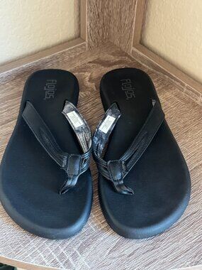 Flojos Women’s Flip Flops Size 8 Black Comfort Cushioned Thong Sandals Beach